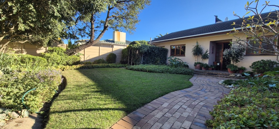 4 Bedroom Property for Sale in Table View Western Cape